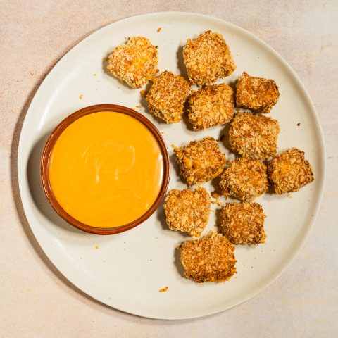 Knusprige Tofu-Nuggets mit veganer Cocktailsauce