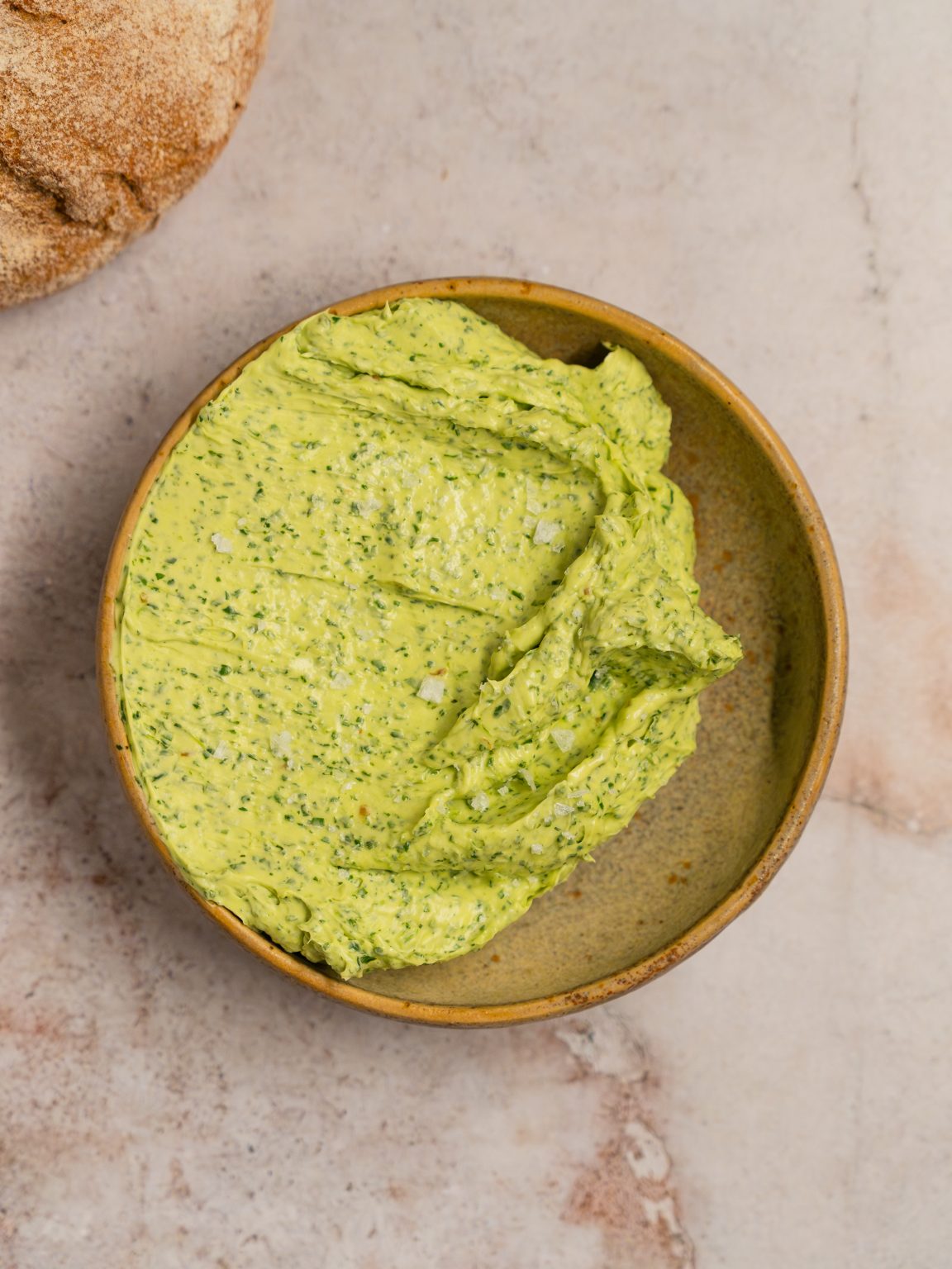 Die beste Kräuterbutter mit geröstetem Knoblauch - Sophia Sofire Eats!