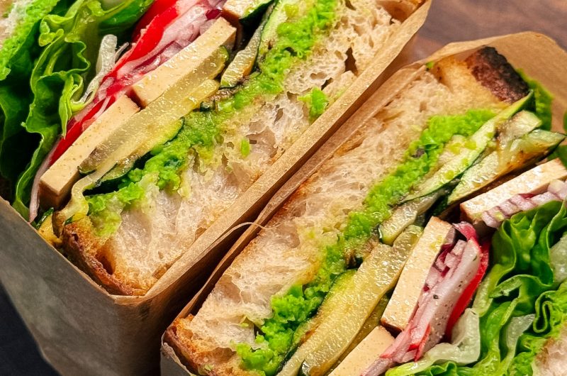 Loaded Spring Sandwich – Das perfekte vegane Sandwich für jeden Tag