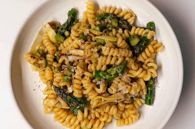 Spargel Pasta mit Artischocken und Zitrone