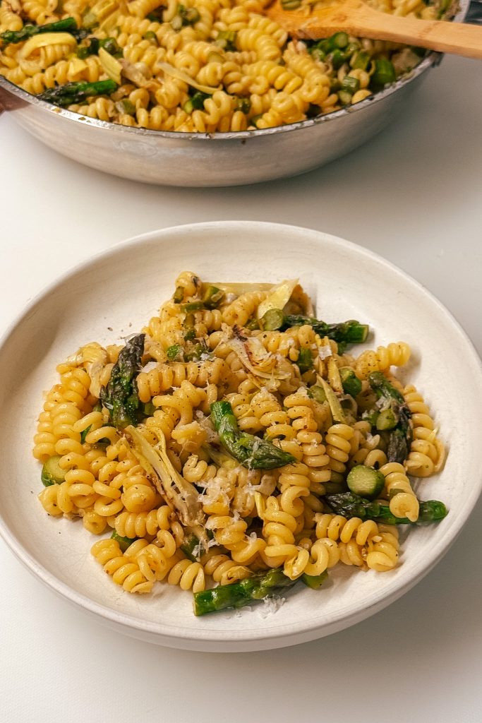 Spargel Pasta mit Artischocken und Zitrone