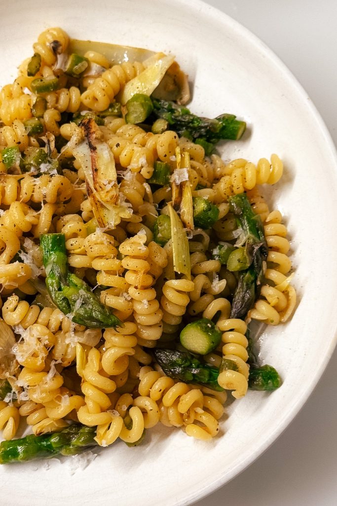 Spargel Pasta mit Artischocken und Zitrone